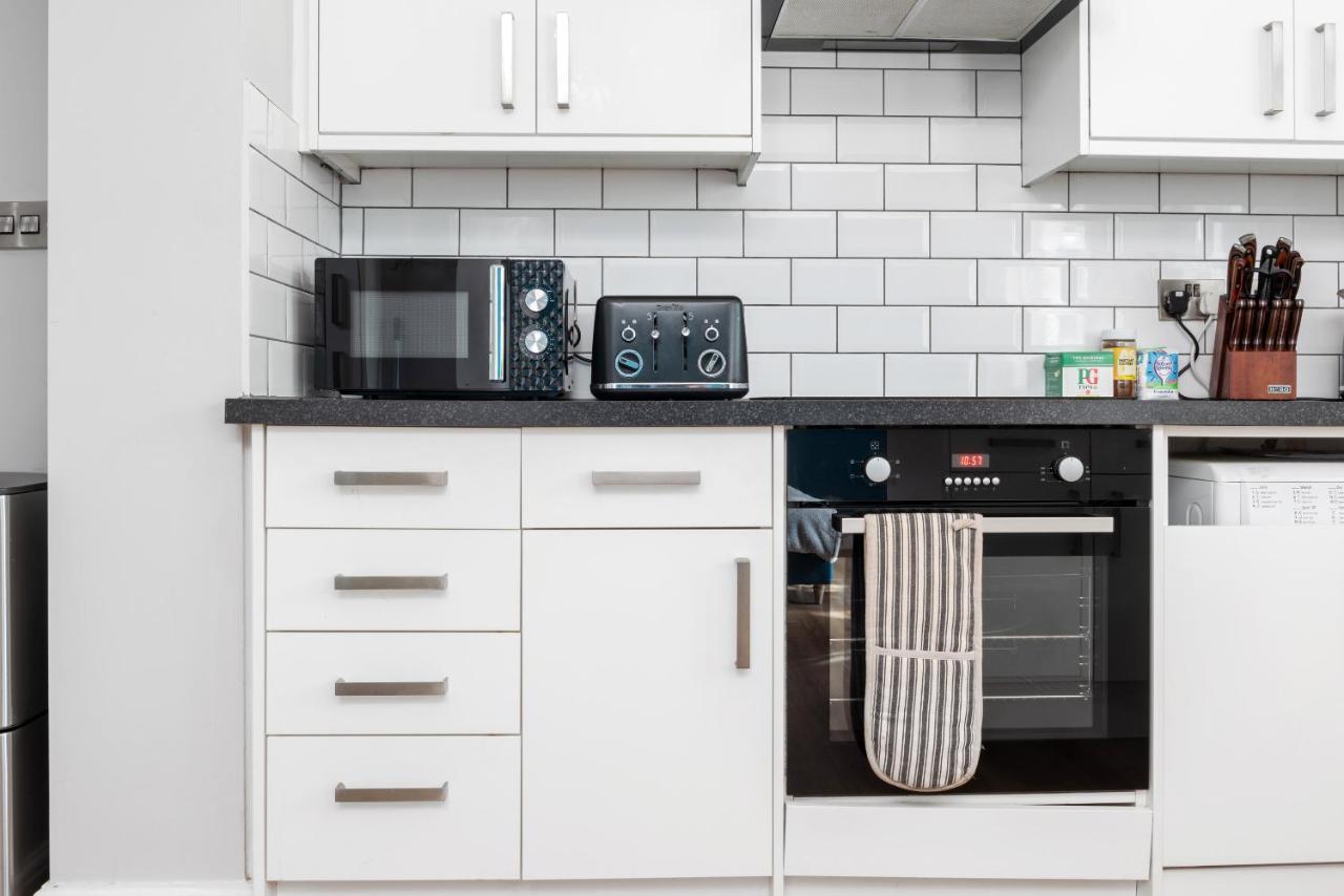 Spacious 2 Bedroom Apartment In Park Estate นอตติงแฮม ภายนอก รูปภาพ