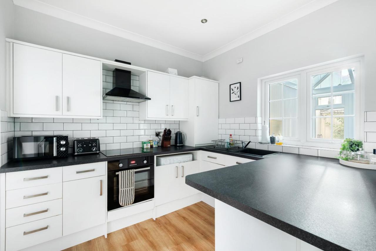 Spacious 2 Bedroom Apartment In Park Estate นอตติงแฮม ภายนอก รูปภาพ
